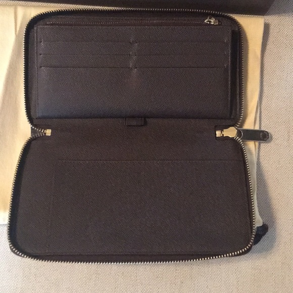 SOLD Louis Vuitton Zippy Organizer - Picture 2 of 8